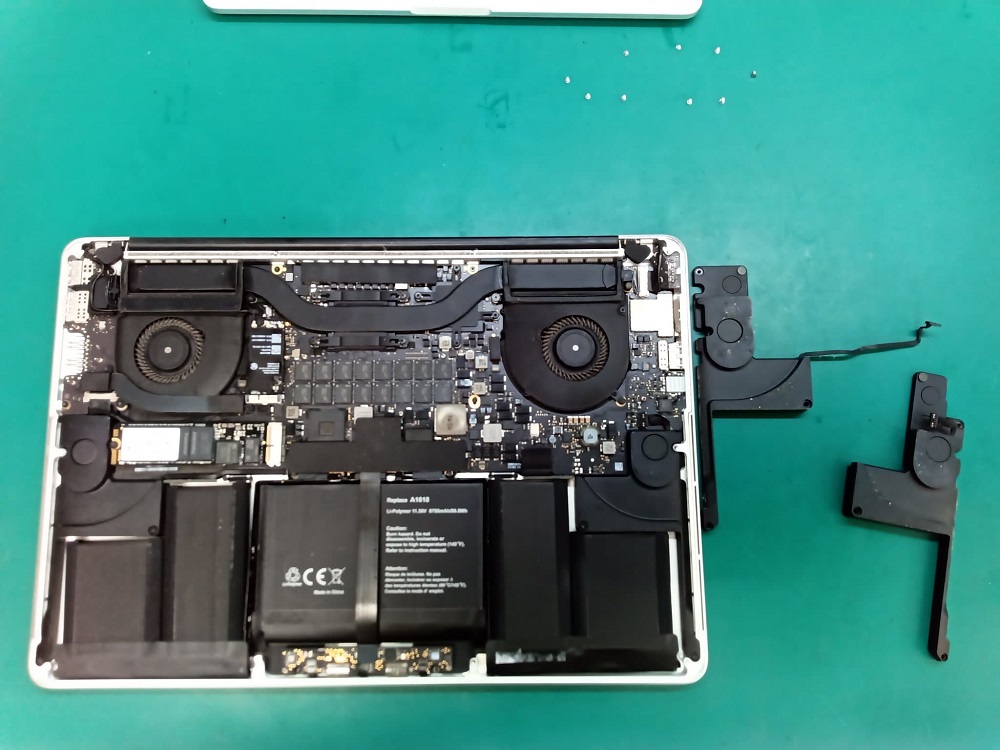 MacBookPro15inch スピーカー交換
