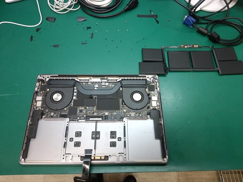 MacBookPro 分解 MacBookPro バッテリー交換