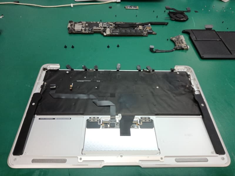 MacBookAir 分解