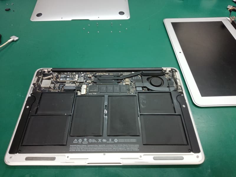 MacBookAir 内部