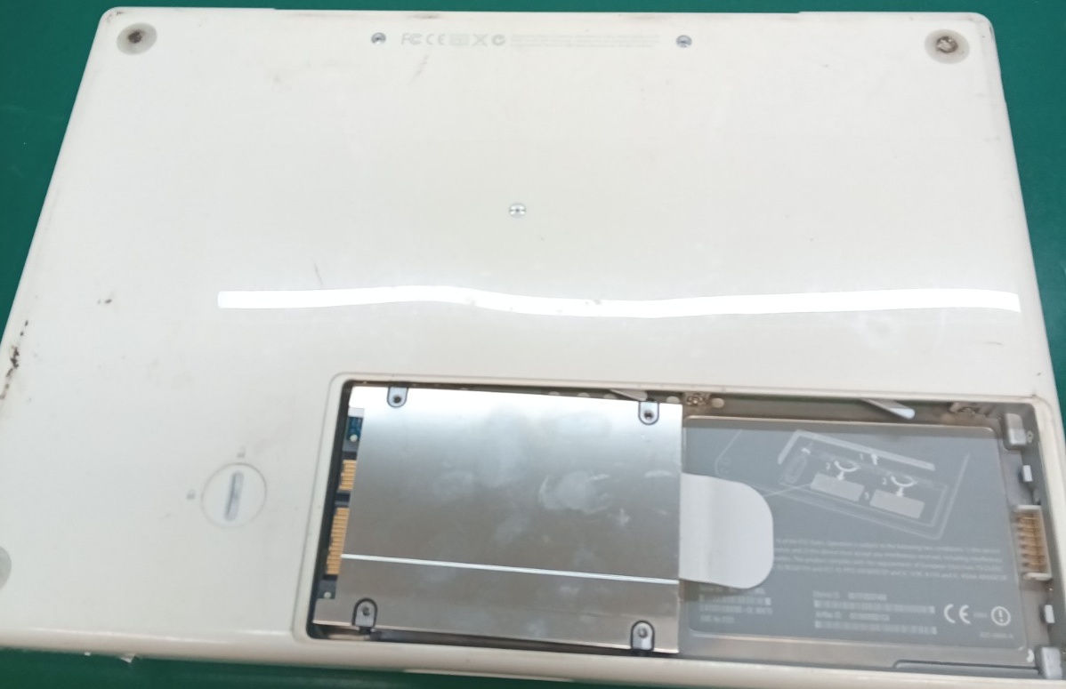 MacBook 2006からHDDを取り出し